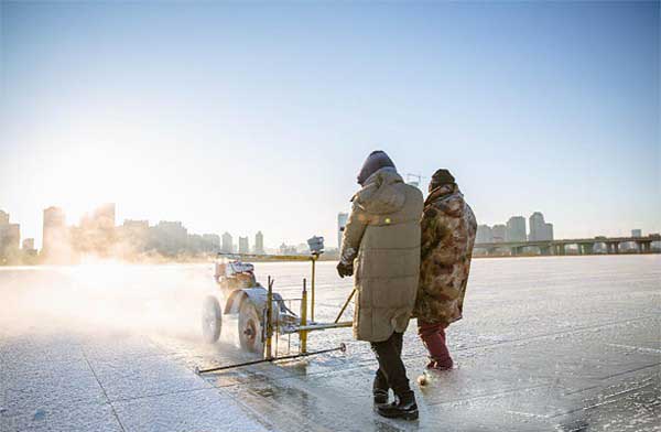 哈爾濱(bīn)冬季采冰 采冰工(gong)具