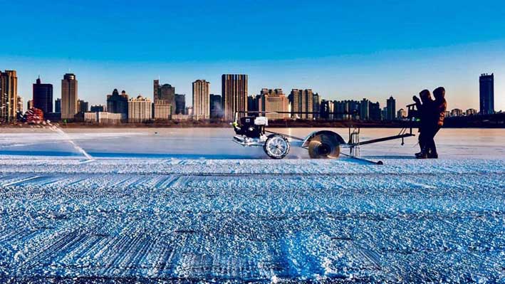 哈爾濱(bīn)冬季采冰 采冰工(gong)具