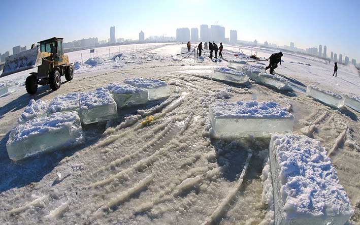 哈爾(er)濱冬季采冰 采冰(bing)工具