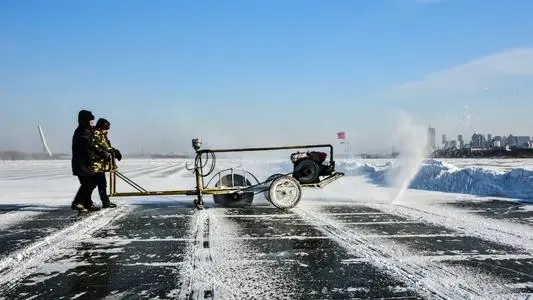 哈爾濱(bīn)冬季采冰(bing) 采冰工具(jù)