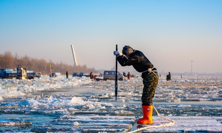 冰蹿 鑿冰工具(jù)